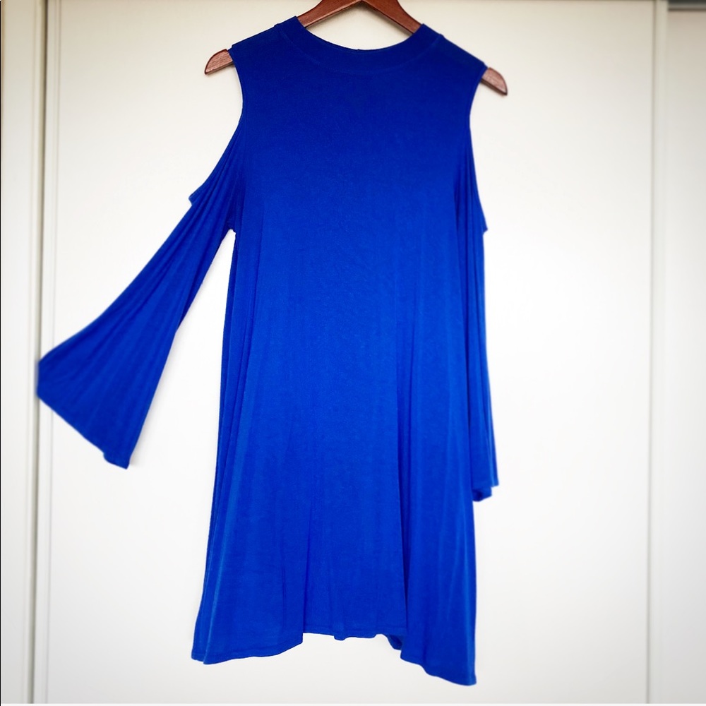 💙 Cold Shoulder ❄️ Bell Sleeve Dress 💙